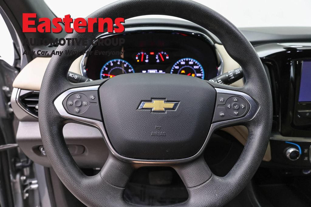 Used 2023 Chevrolet Traverse LS FWD image 10