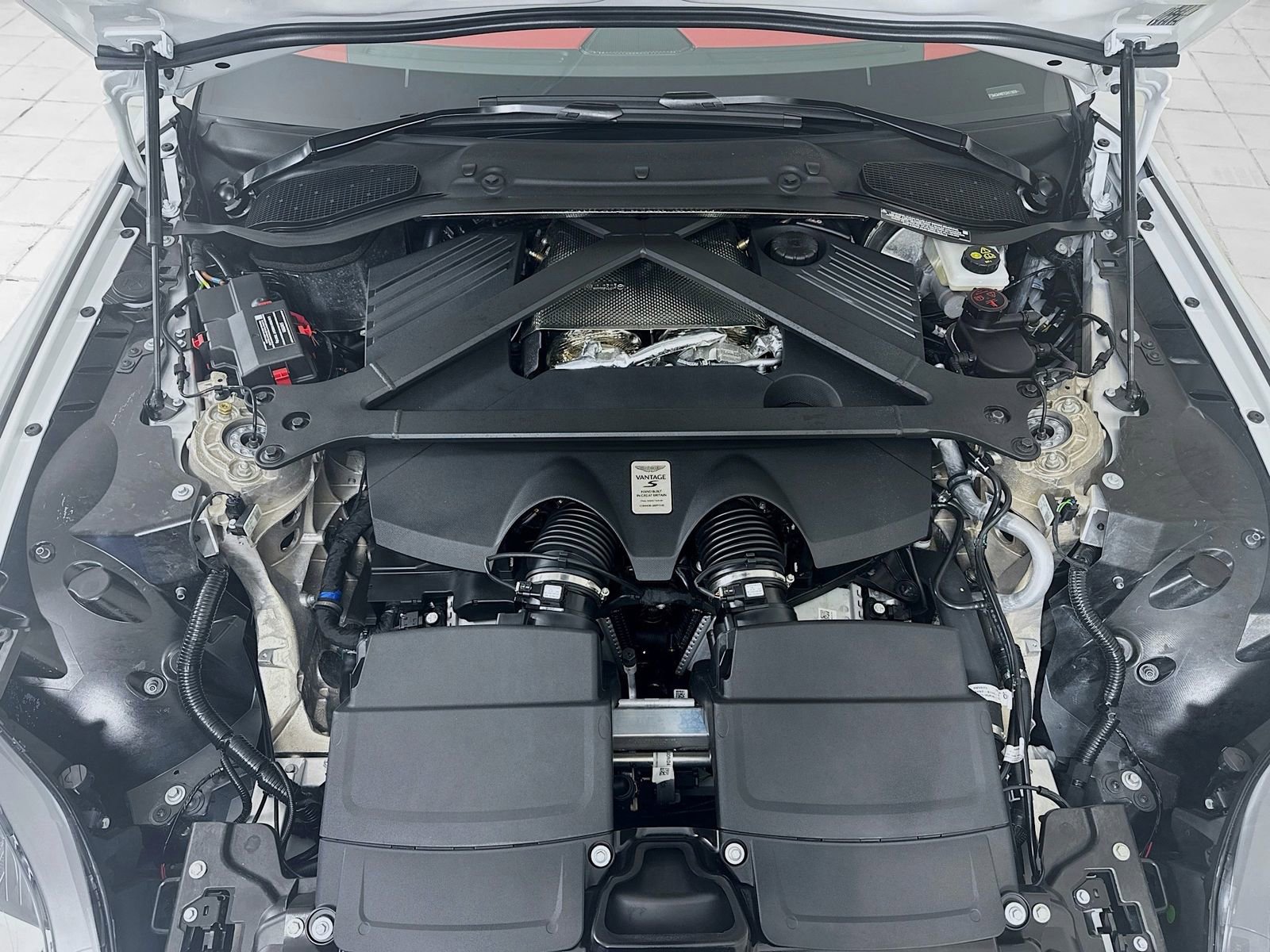 Used 2026 Aston Martin V8 Vantage S RWD image 23