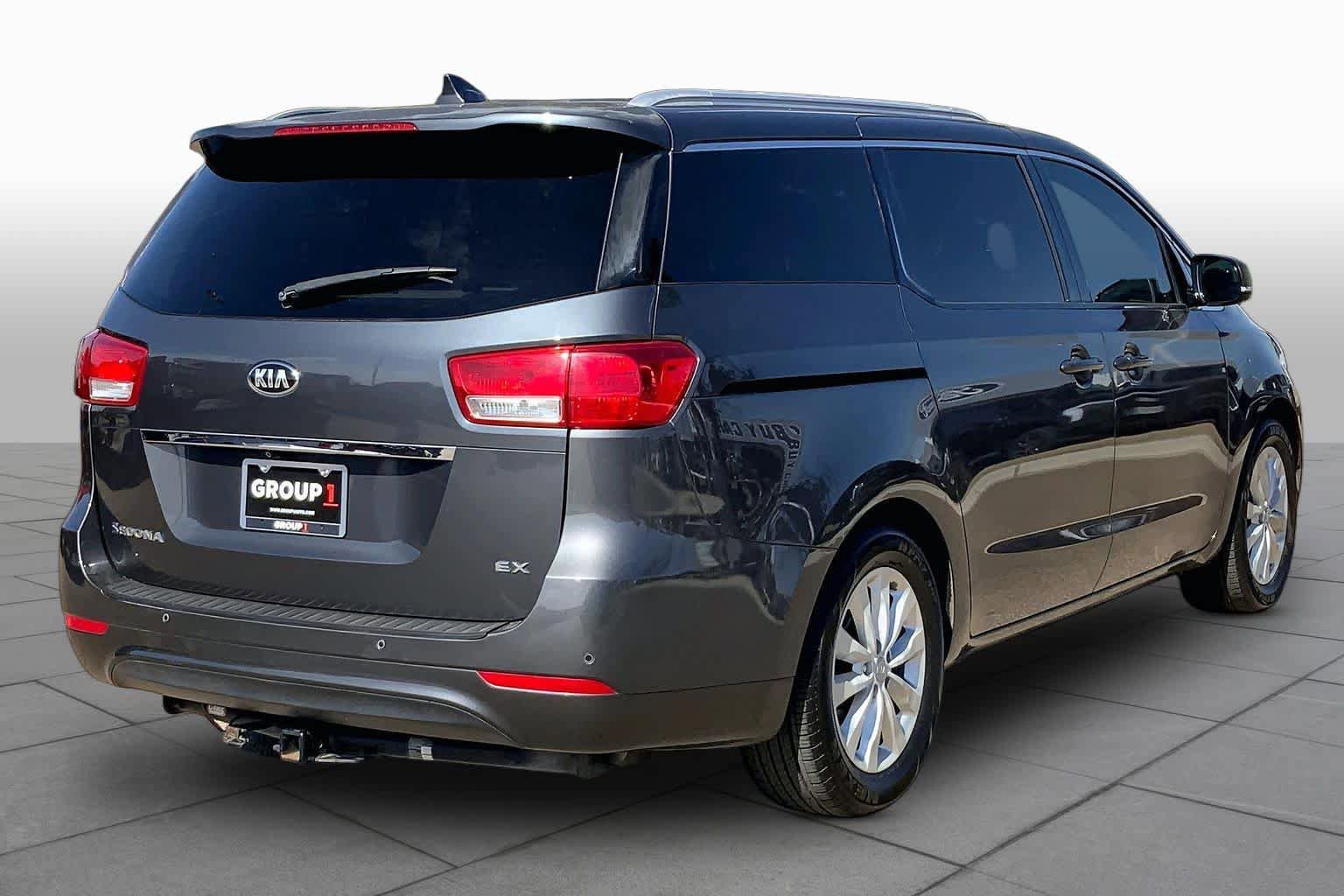 Used 2017 Kia Sedona EX FWD image 13
