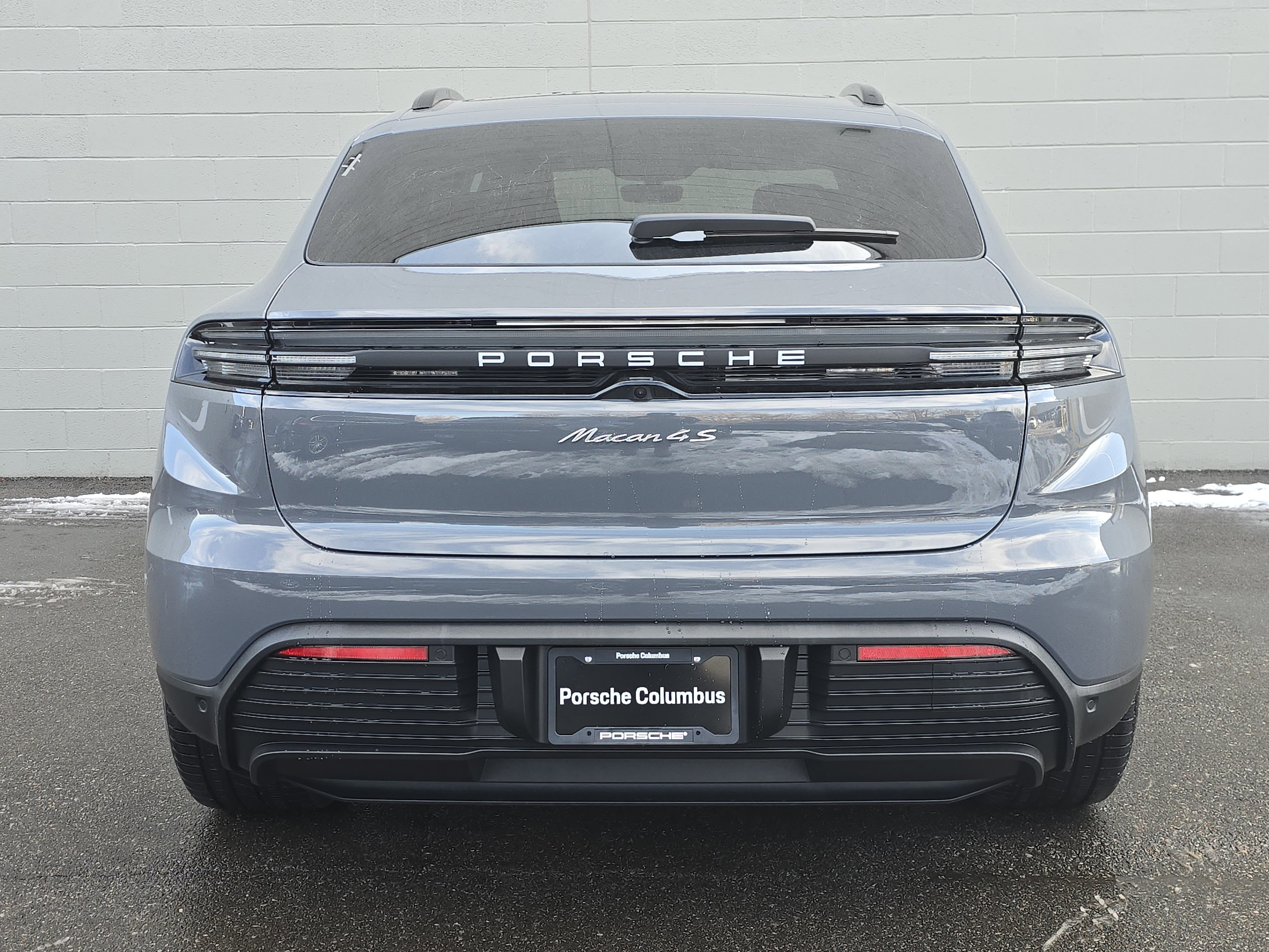 New 2025 Porsche Macan 4S Electric image 8
