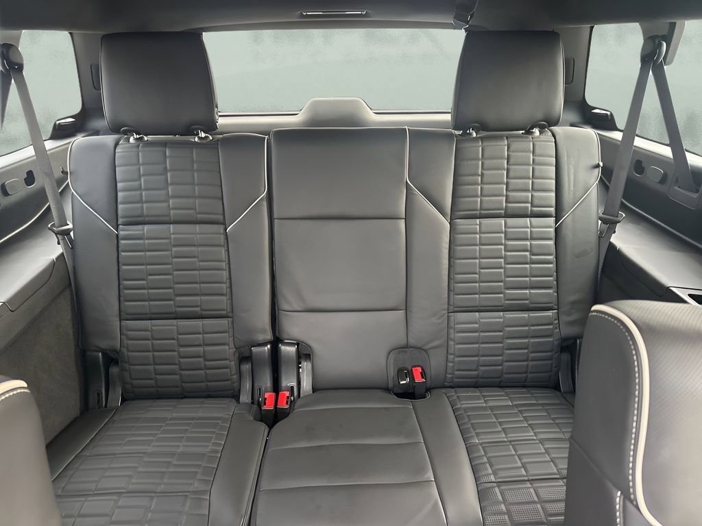 Used 2024 Cadillac Escalade ESV Premium Luxury Platinum image 14