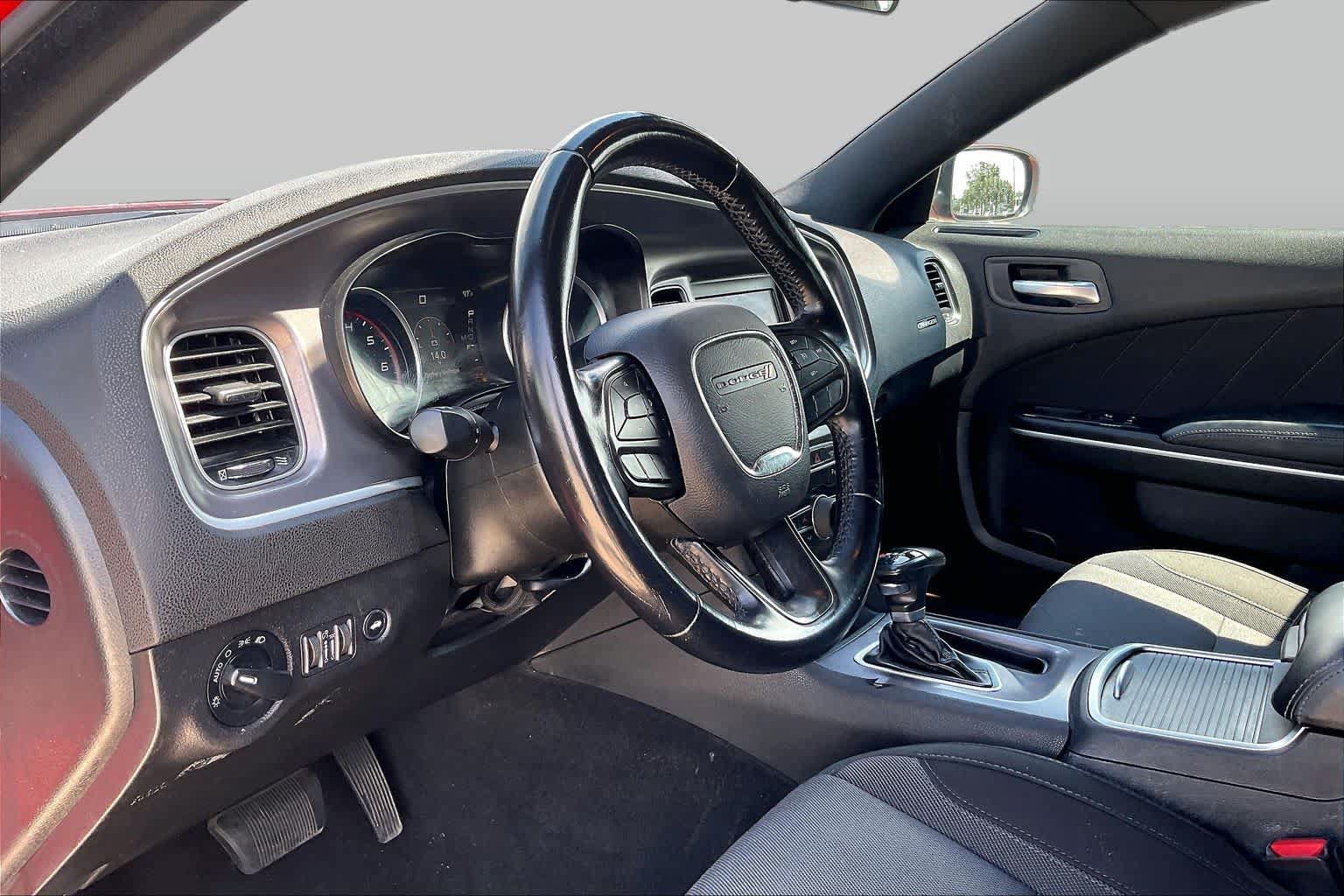 Used 2022 Dodge Charger SXT RWD image 14