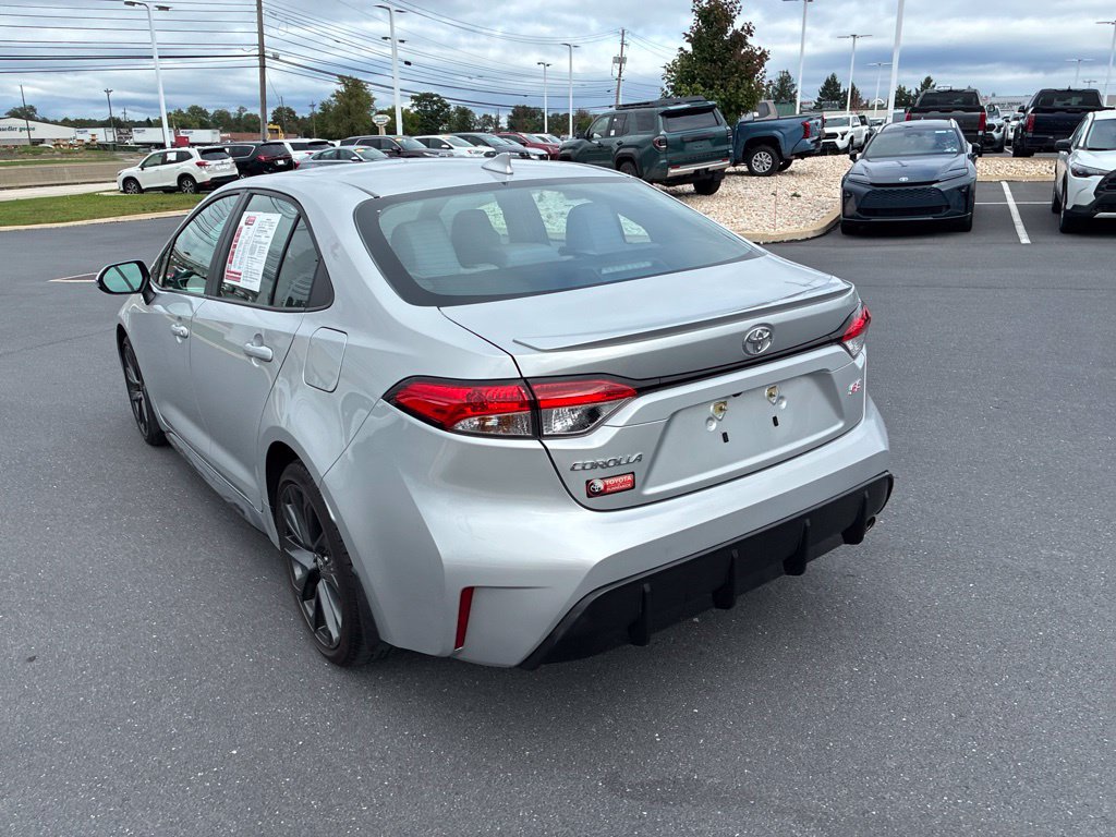 Used 2025 Toyota Corolla SE FWD image 11