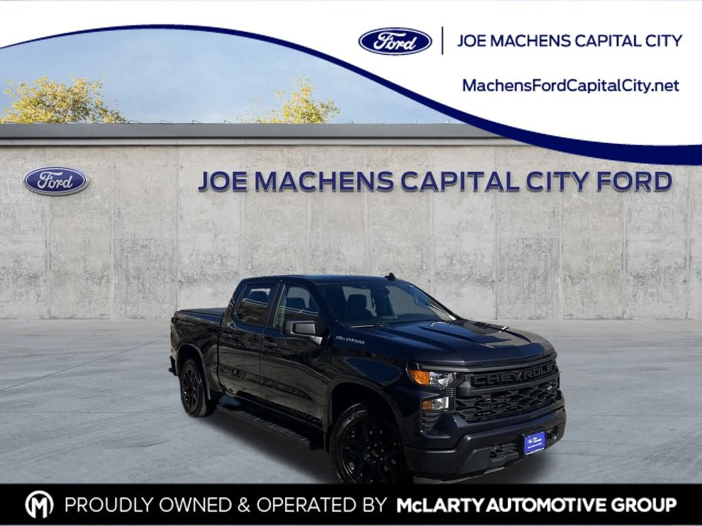 Used 2023 Chevrolet Silverado 1500 Custom image 1