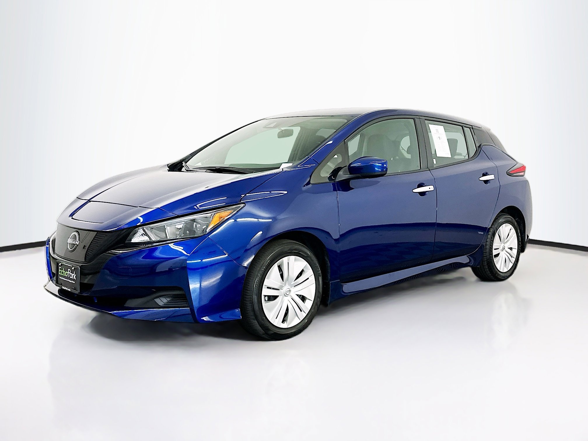 Used 2025 Nissan Leaf S image 3