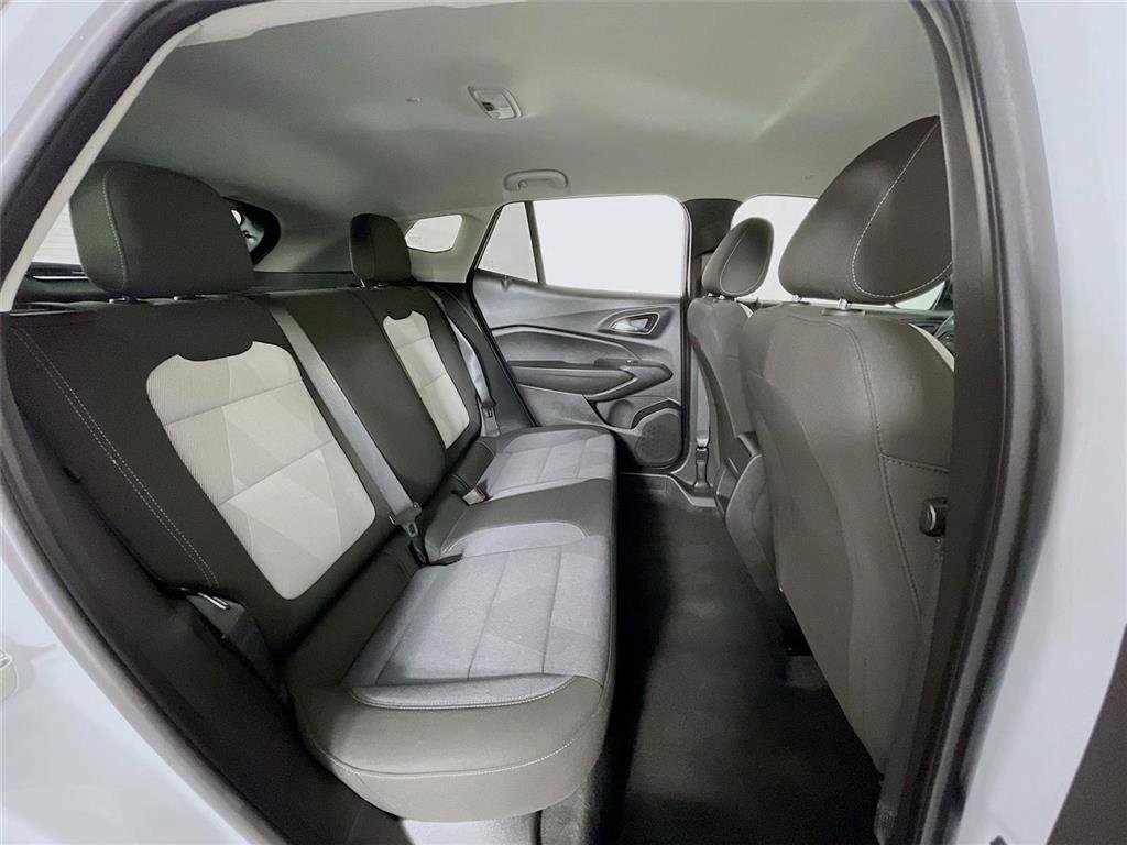 Certified 2025 Chevrolet Trax LS image 27