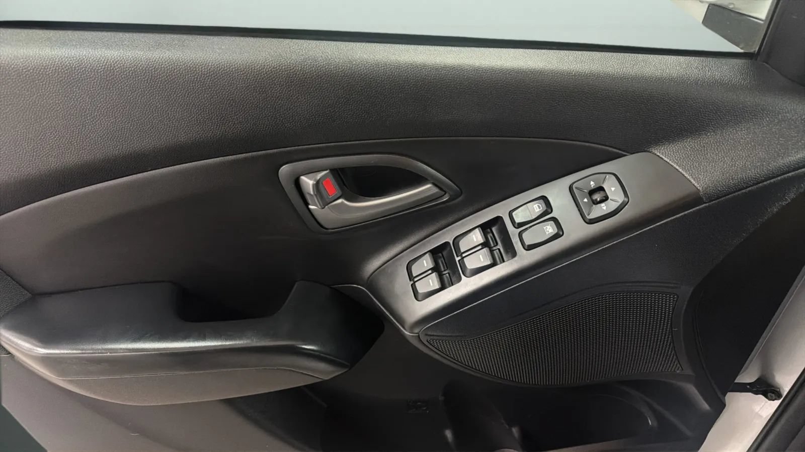Used 2014 Hyundai Tucson SE AWD/4WD image 16