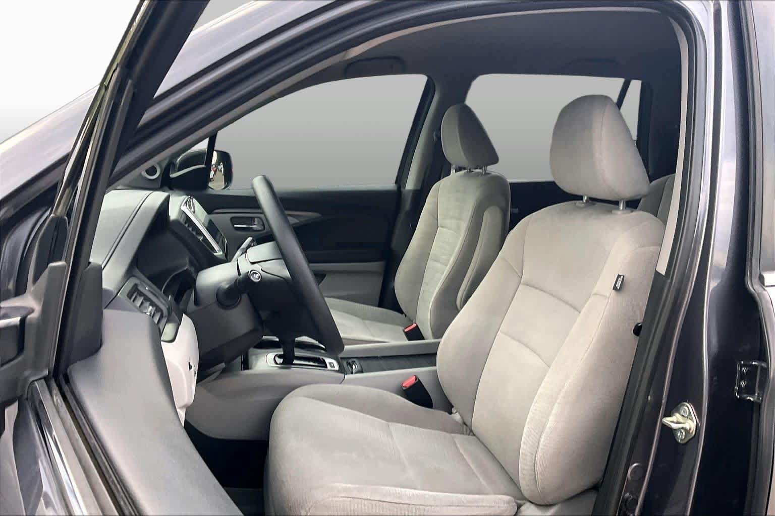Used 2017 Honda Pilot EX image 8