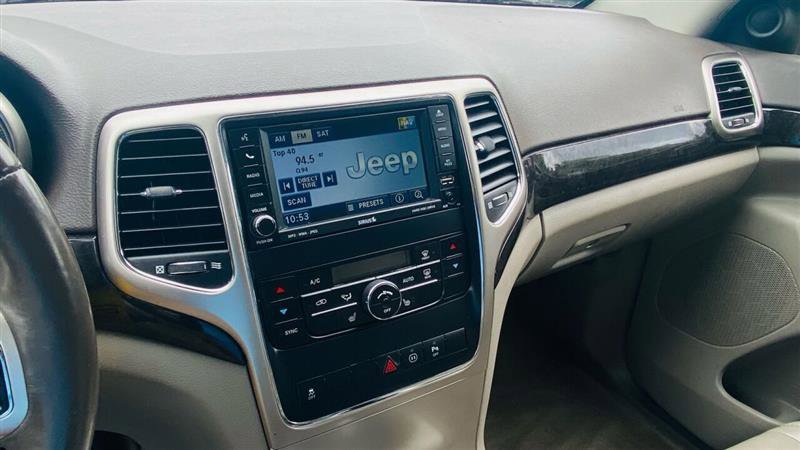 Used 2011 Jeep Grand Cherokee Laredo image 30