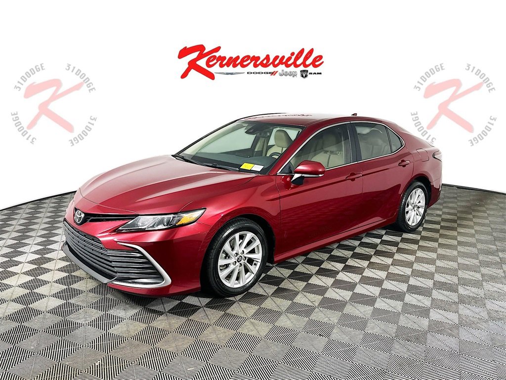 Used 2021 Toyota Camry LE video 3