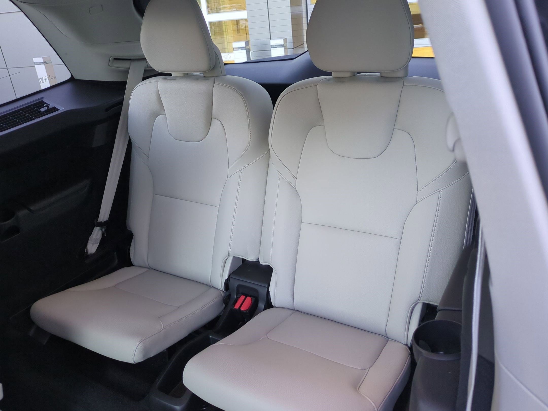 Used 2023 Volvo XC90 B6 Plus image 35