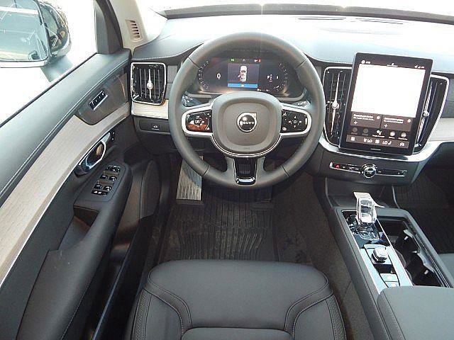 New 2026 Volvo XC90 B6 Plus w/ Protection Package Premier AWD/4WD image 5