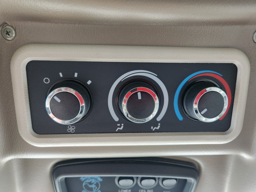 Used 2019 Chevrolet Express 2500 w/ Enhanced Convenience Package RWD image 37