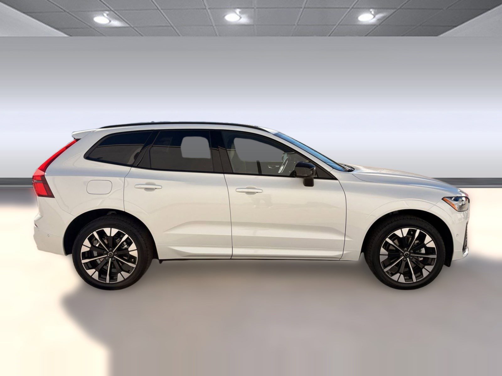 Certified 2026 Volvo XC60 B5 Plus w/ Protection Package Premier image 8