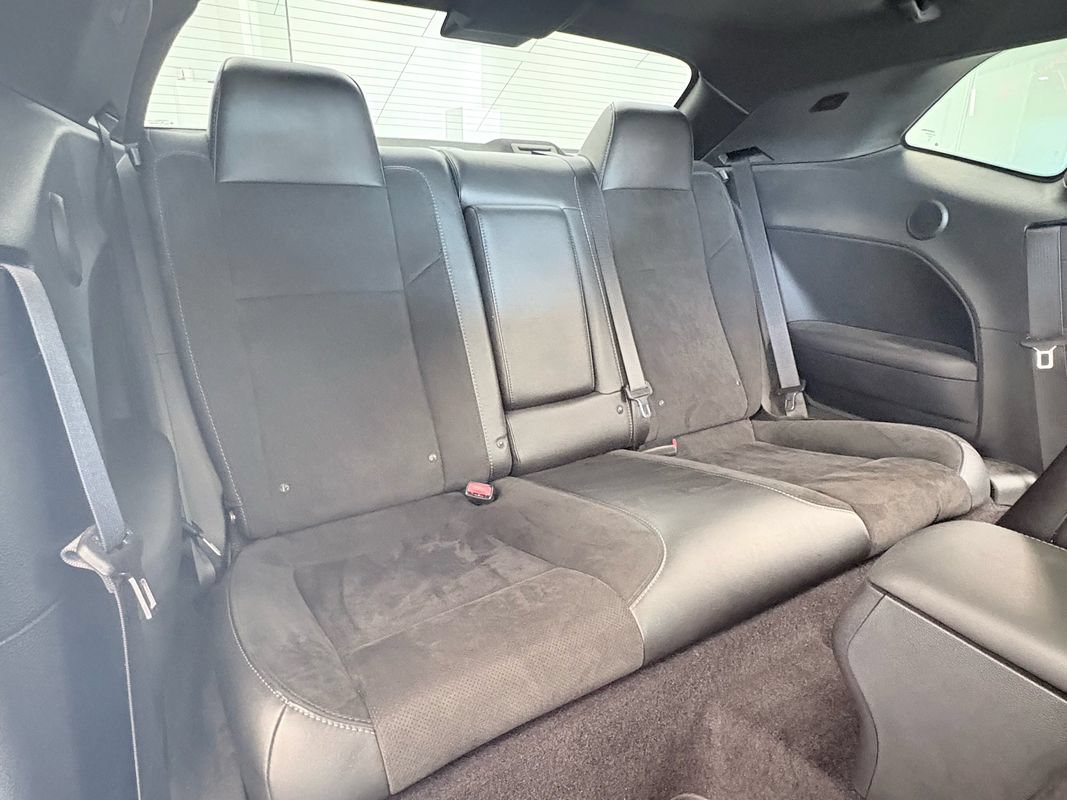 Used 2016 Dodge Challenger R/T Scat Pack w/ Leather Interior Group RWD image 23