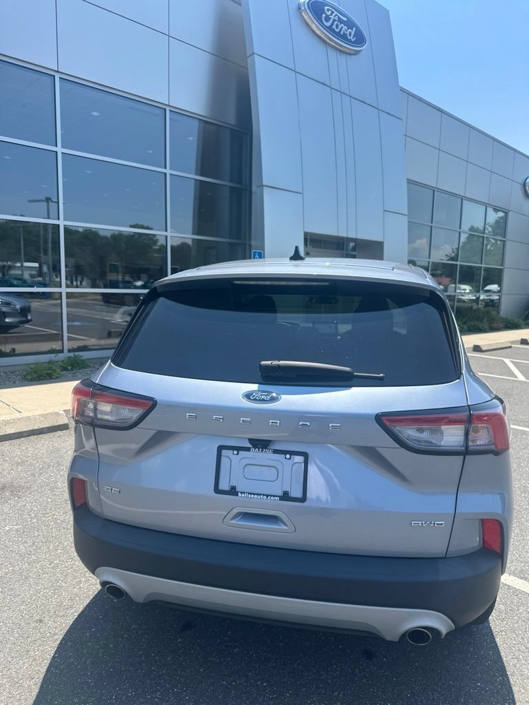 Used 2022 Ford Escape SE w/ Cold Weather Package AWD/4WD image 4