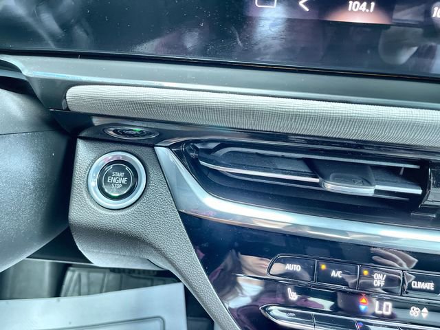 Certified 2025 Buick Envista Avenir FWD image 16