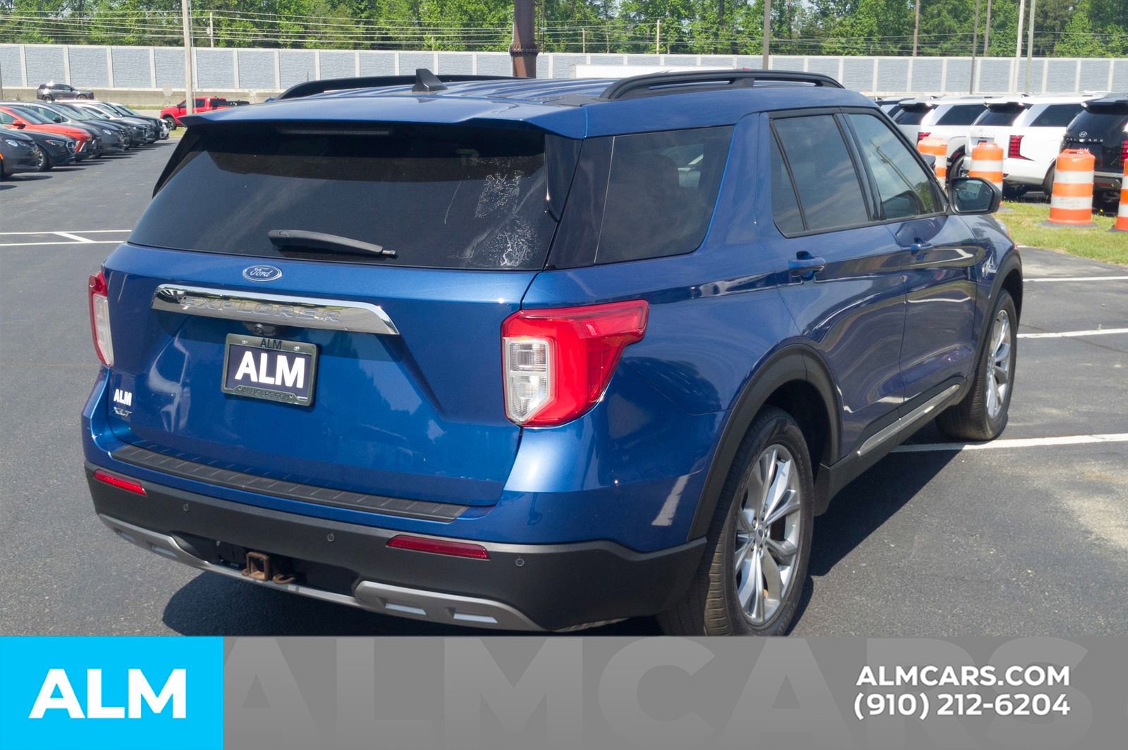 Used 2022 Ford Explorer XLT w/ Equipment Group 202A RWD image 6