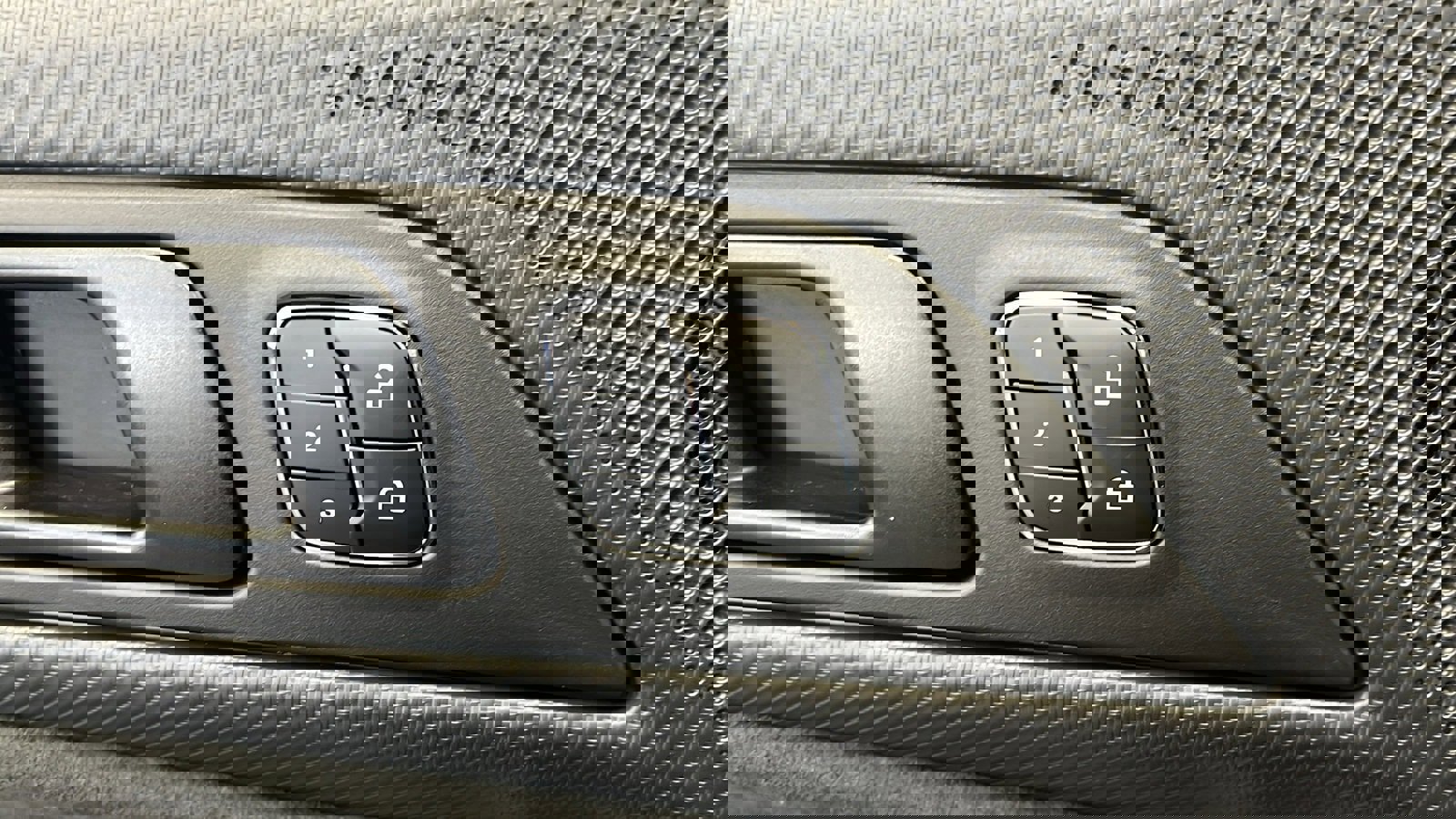 New 2025 Ford Mustang Dark Horse image 30