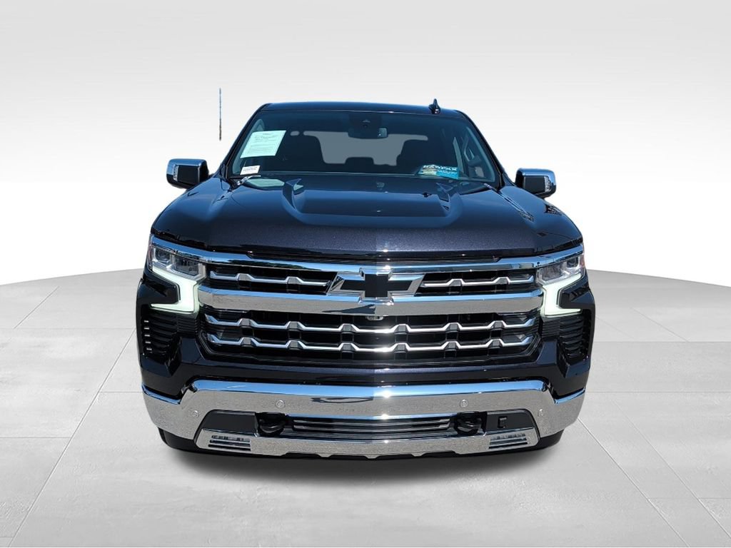 Used 2023 Chevrolet Silverado 1500 LTZ AWD/4WD image 2