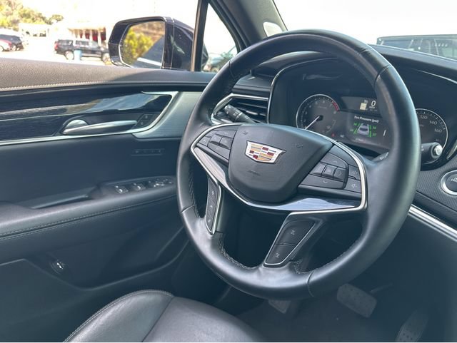 Certified 2025 Cadillac XT5 Premium Luxury FWD image 8