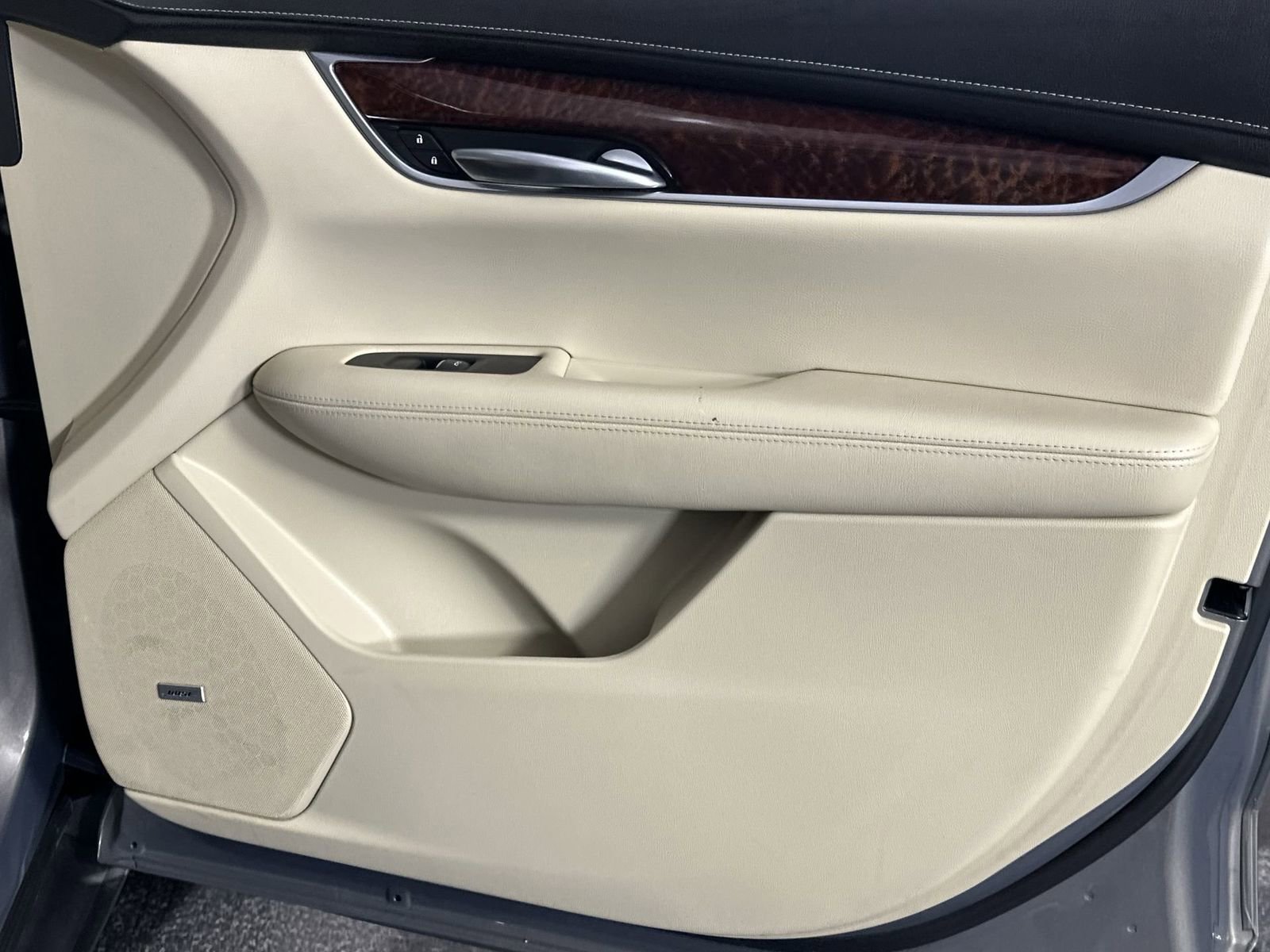 Used 2018 Cadillac XT5 Luxury w/ LPO, Wheel Lock Package image 30