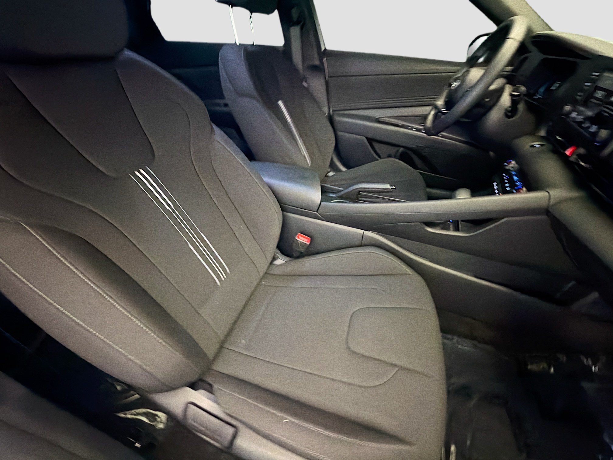 Used 2025 Hyundai Elantra Sport FWD image 14
