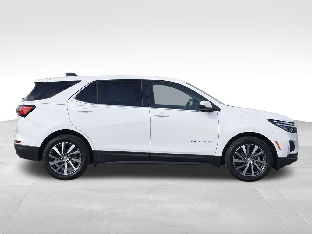 Used 2024 Chevrolet Equinox LT w/ LPO, Floor Liner Package FWD image 9