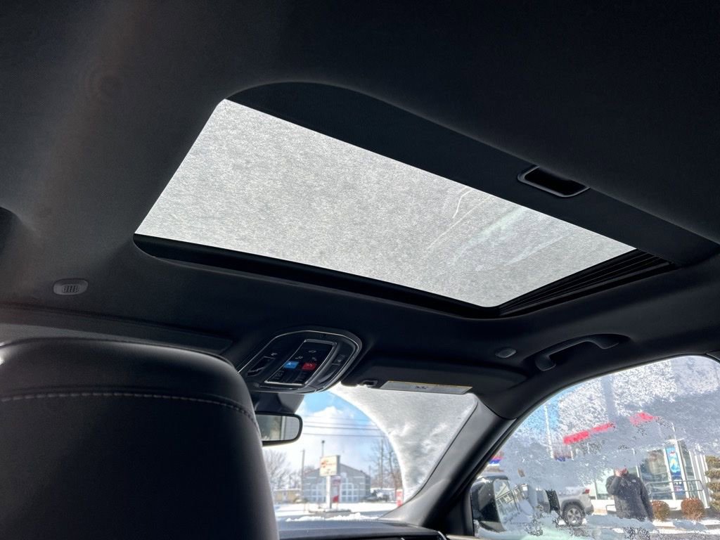 New 2025 Jeep Grand Cherokee Altitude image 16