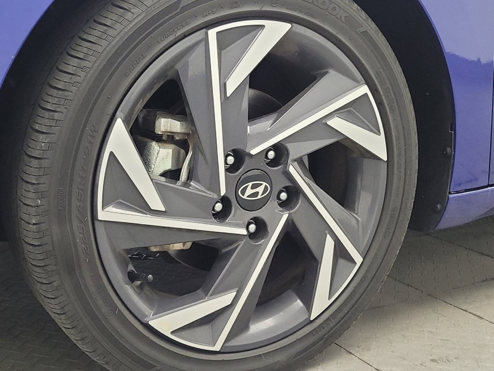 Used 2025 Hyundai Elantra Limited FWD image 31