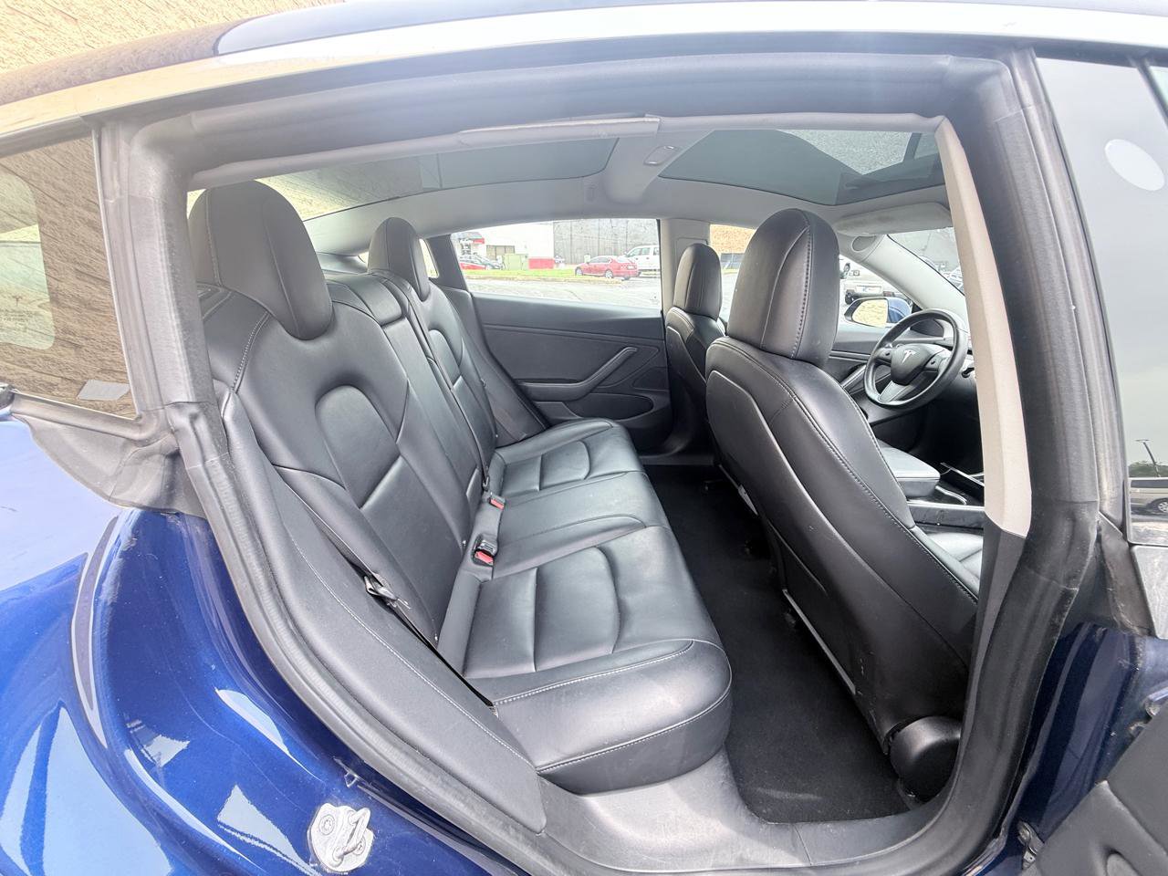 Used 2018 Tesla Model 3 Long Range RWD image 12