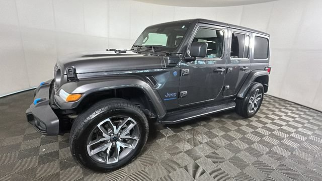 Used 2024 Jeep Wrangler Unlimited w/ Convenience Group AWD/4WD image 6