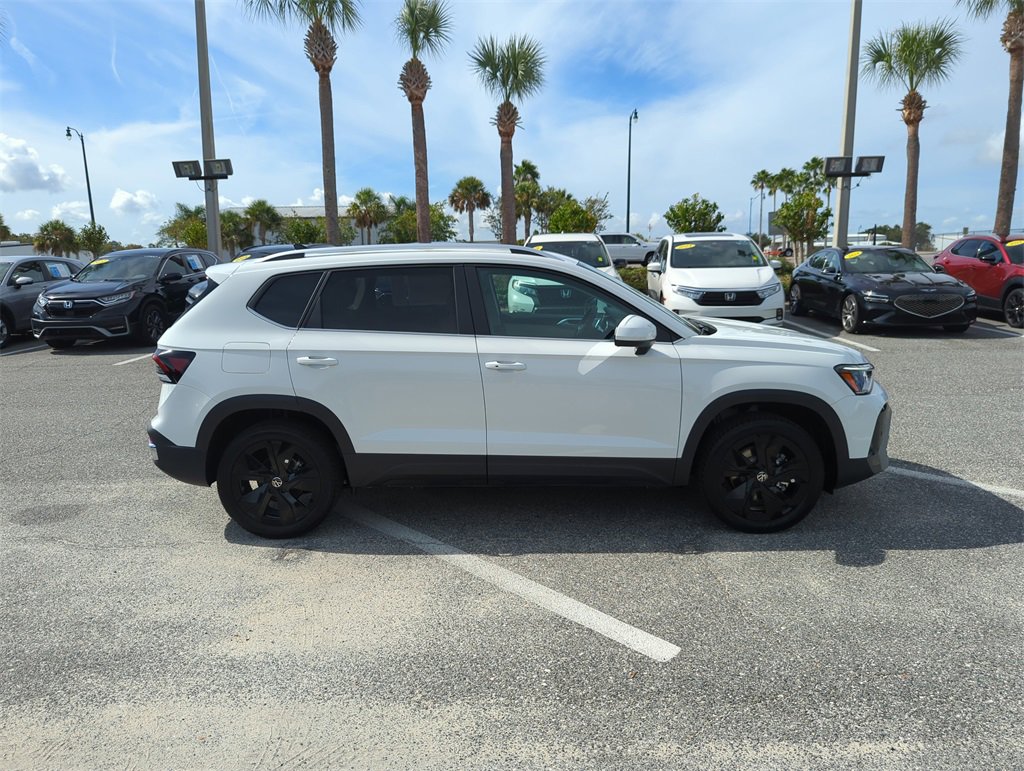 New 2025 Volkswagen Taos SE image 3