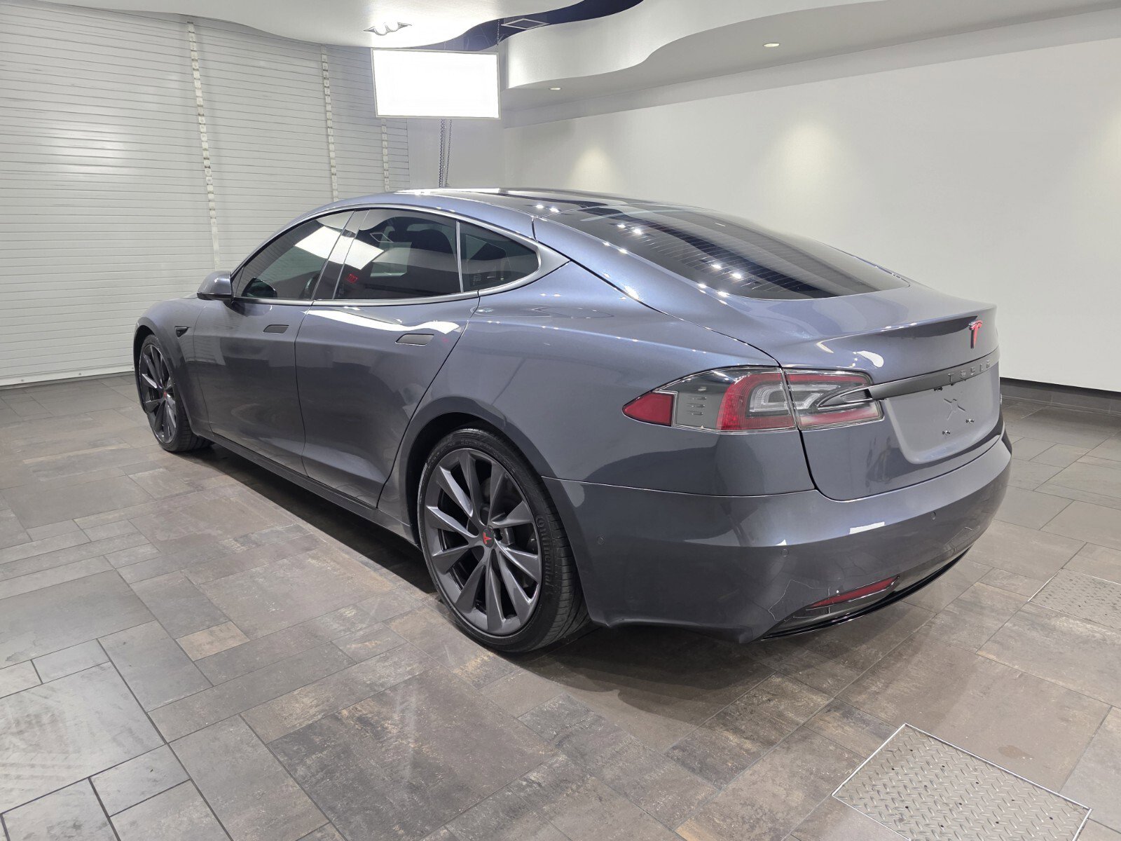 Used 2020 Tesla Model S Long Range Plus image 5