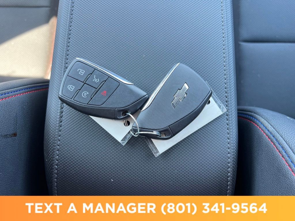 Used 2024 Chevrolet Equinox EV RS FWD image 27