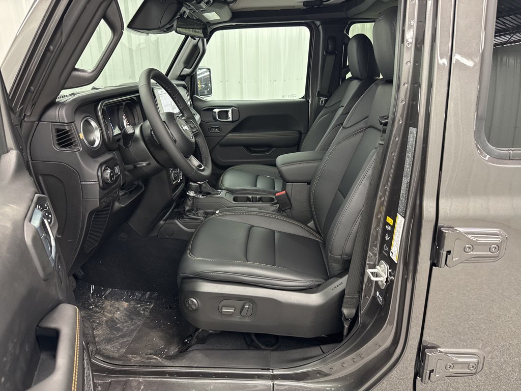 New 2026 Jeep Gladiator Sport AWD/4WD image 16