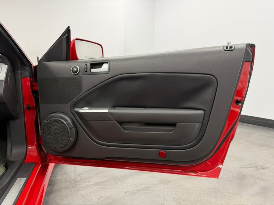 Used 2005 Ford Mustang GT Premium RWD image 51