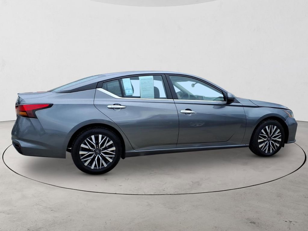 Used 2023 Nissan Altima 2.5 SV image 4