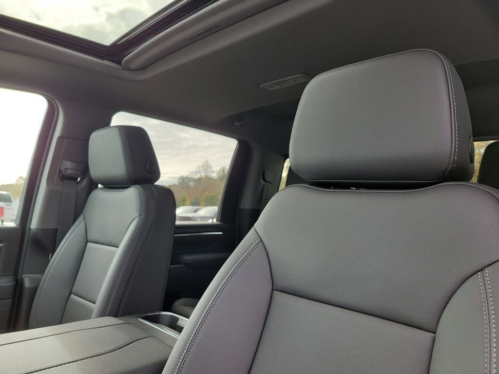 New 2025 GMC Sierra 3500 SLT w/ SLT Convenience Package image 24