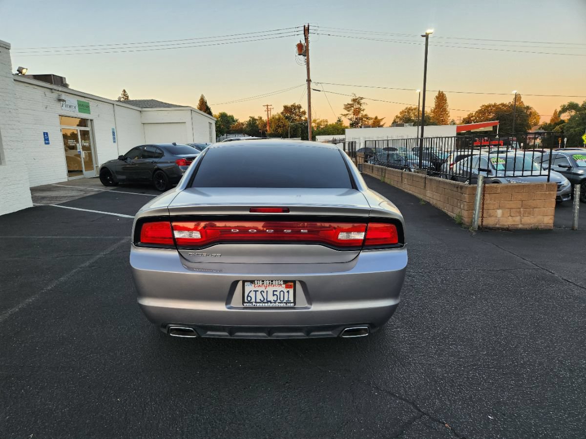 Used 2011 Dodge Charger SE RWD image 5