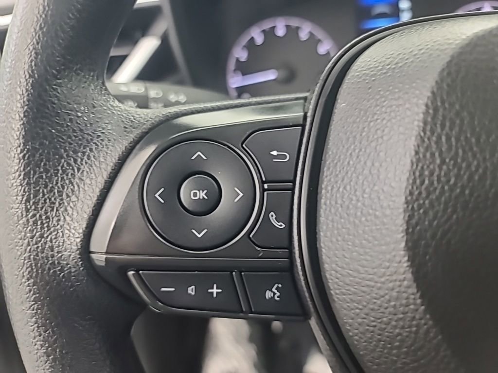 Used 2025 Toyota Corolla LE FWD image 29