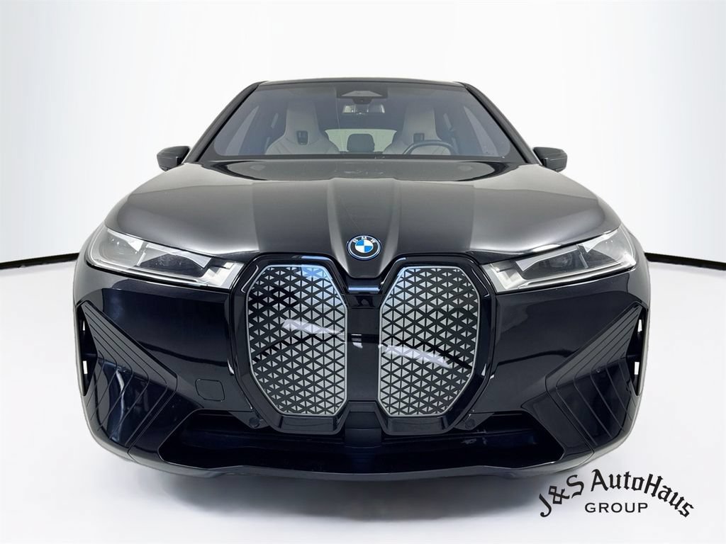 Used 2024 BMW iX xDrive50 w/ Sport Package AWD/4WD image 2