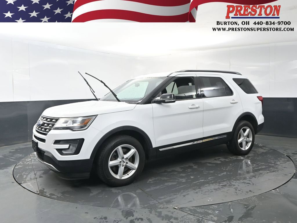 Used 2017 Ford Explorer XLT image 1