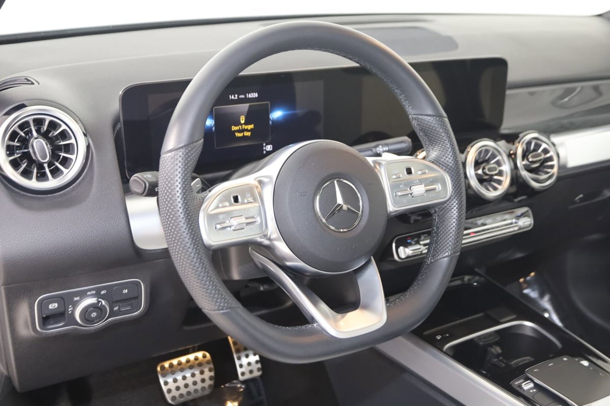 Used 2022 Mercedes-Benz GLB 35 AMG 4MATIC image 6