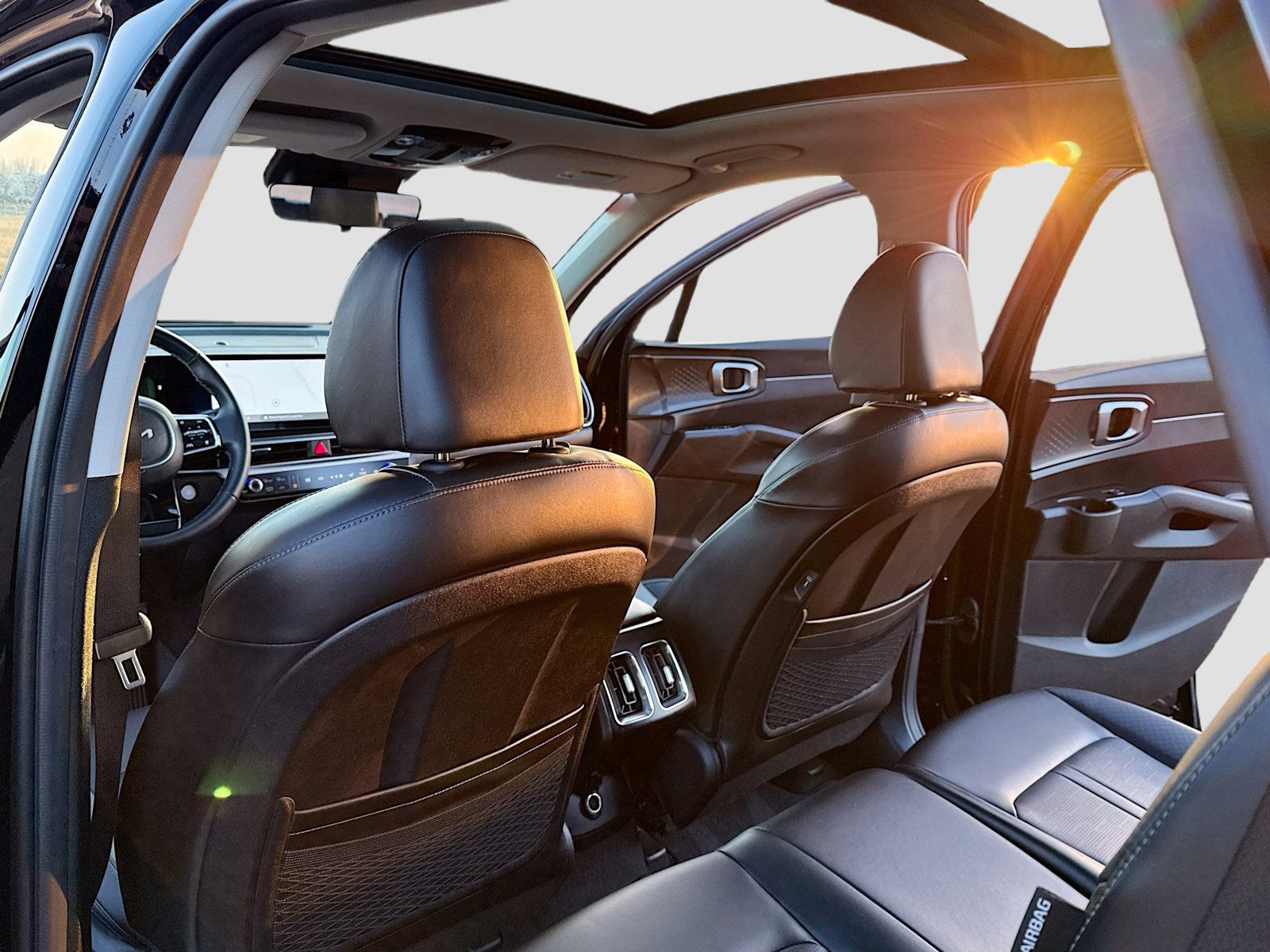 Used 2025 Kia Sorento S w/ Panoramic Sunroof Package image 6