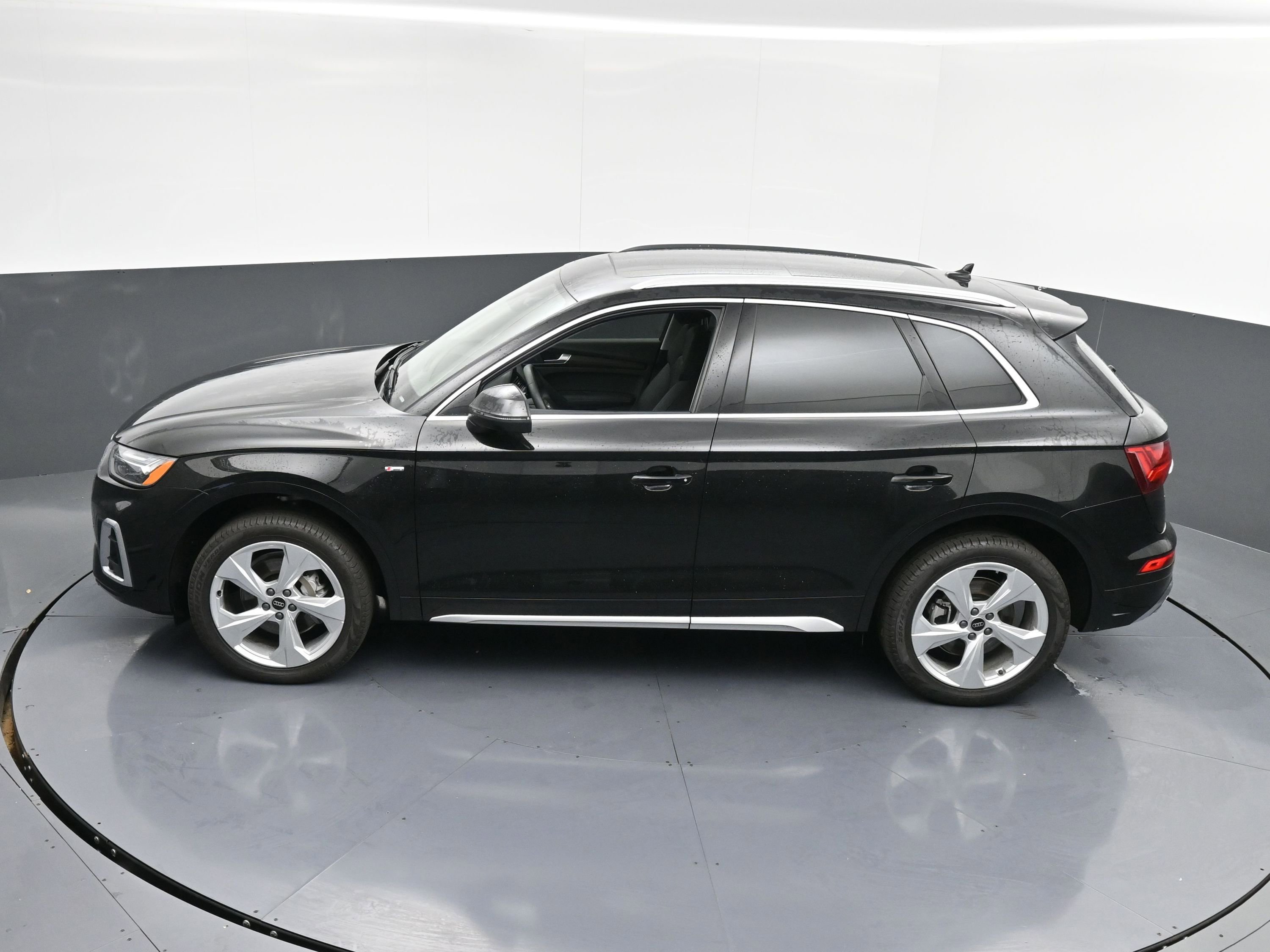 Used 2024 Audi Q5 2.0T Premium Plus w/ Premium Plus Package image 36