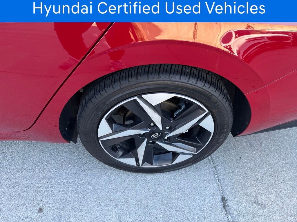 Certified 2023 Hyundai Elantra Limited w/ Preferred Accessory Package image 10