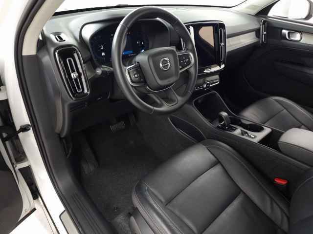 Certified 2025 Volvo XC40 B5 Core image 17