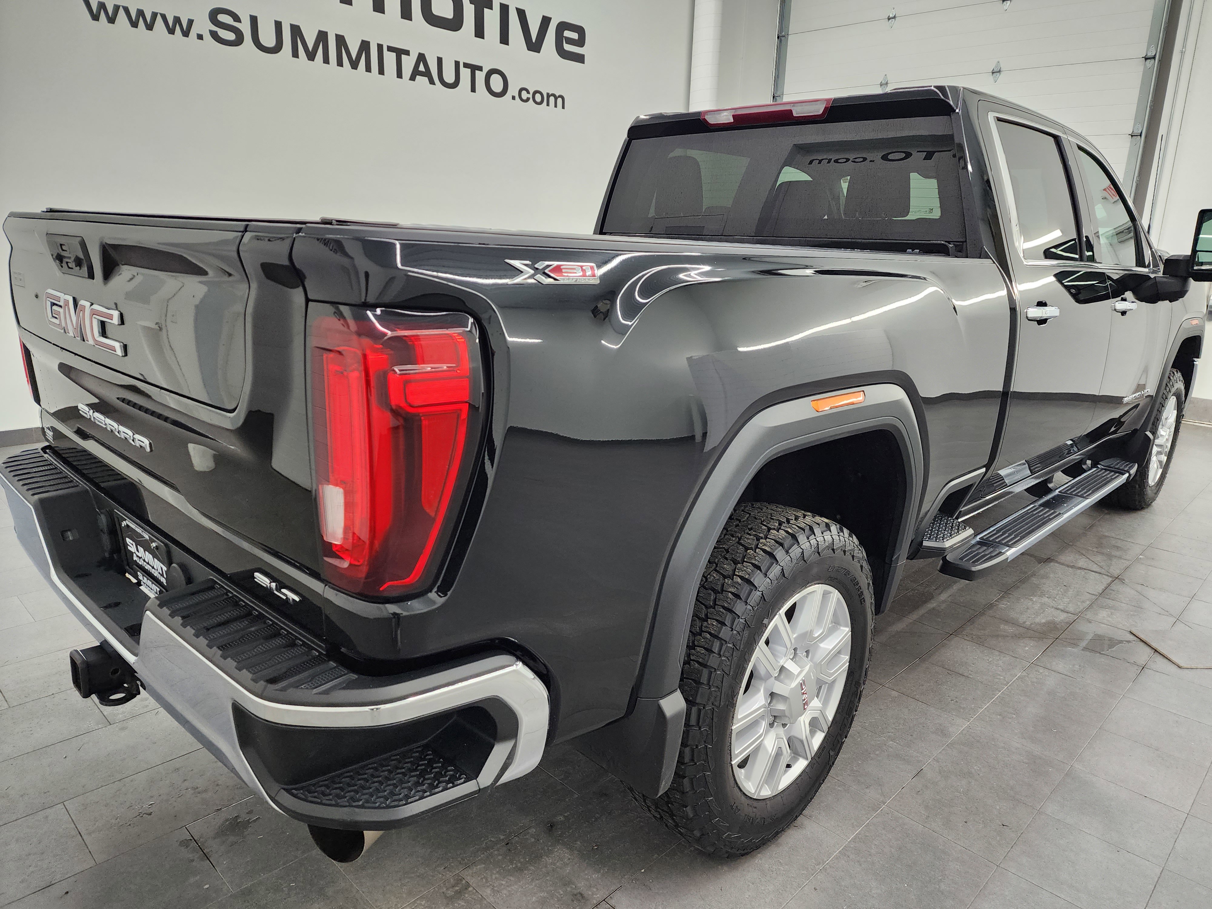 Used 2022 GMC Sierra 2500 SLT w/ LPO, GMC Protection Package image 4