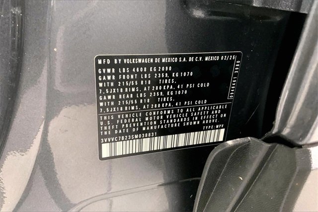 Certified 2025 Volkswagen Taos SE w/ Panoramic Sunroof Package image 35